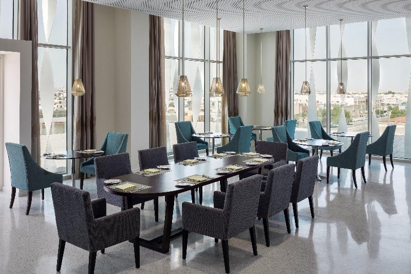 Staybridge Suites Al Khobar - Restoran