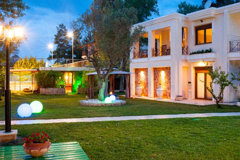 W Villas Halkidiki - Genel