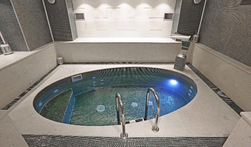 Heritage Hotel Krone - Havuz