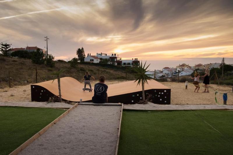 WOT Ericeira Surf Social - Plaj