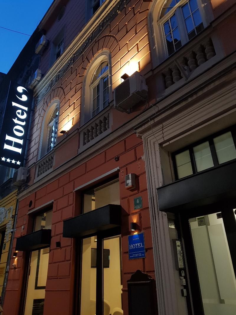Hotel Story - Genel