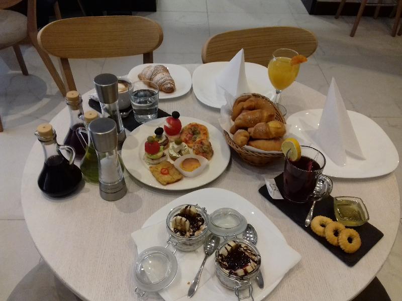 Hotel Story - Restoran