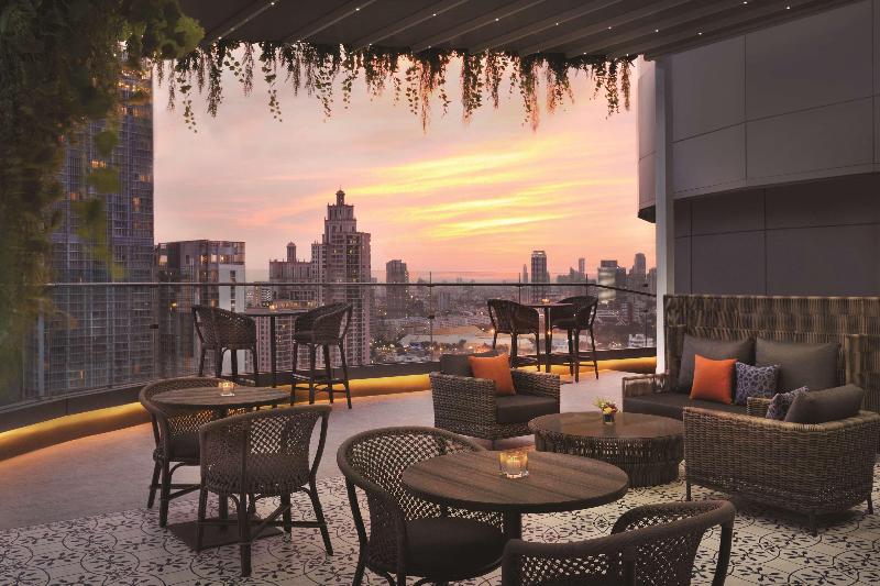 Hyatt Place Bangkok Sukhumvit 24 - Bar