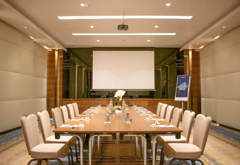Radisson Blu Hotel Ajman - Toplantı