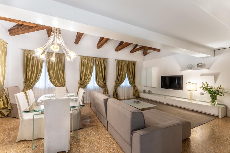 San Teodoro Palace  - Luxury Apartments - Oda