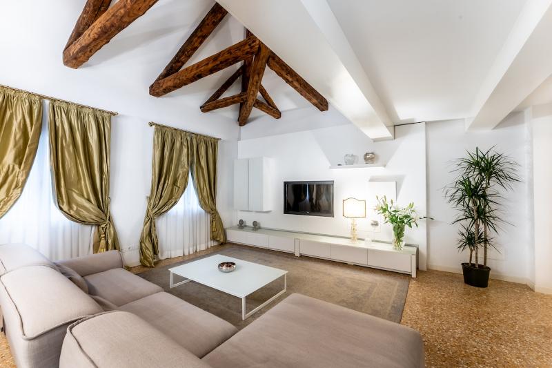 San Teodoro Palace  - Luxury Apartments - Oda