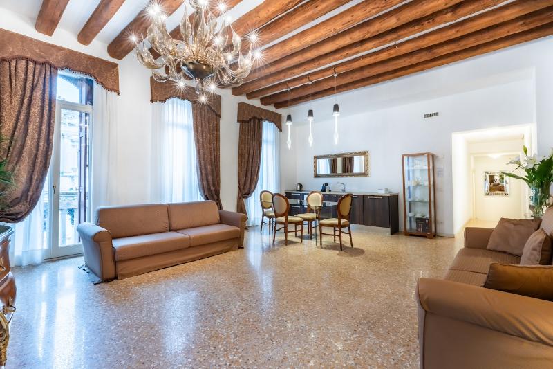 San Teodoro Palace  - Luxury Apartments - Oda