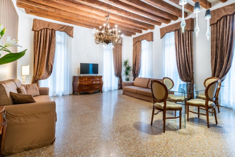San Teodoro Palace  - Luxury Apartments - Oda