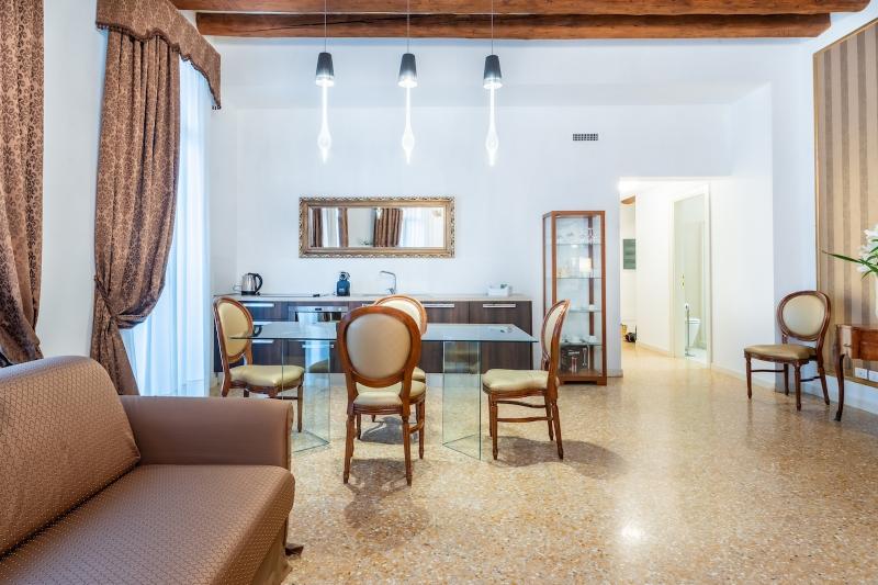 San Teodoro Palace  - Luxury Apartments - Oda