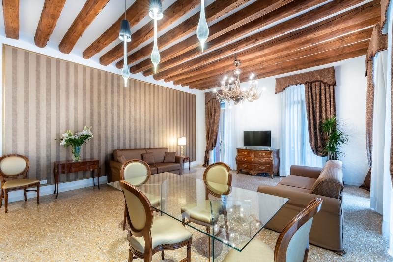 San Teodoro Palace  - Luxury Apartments - Oda