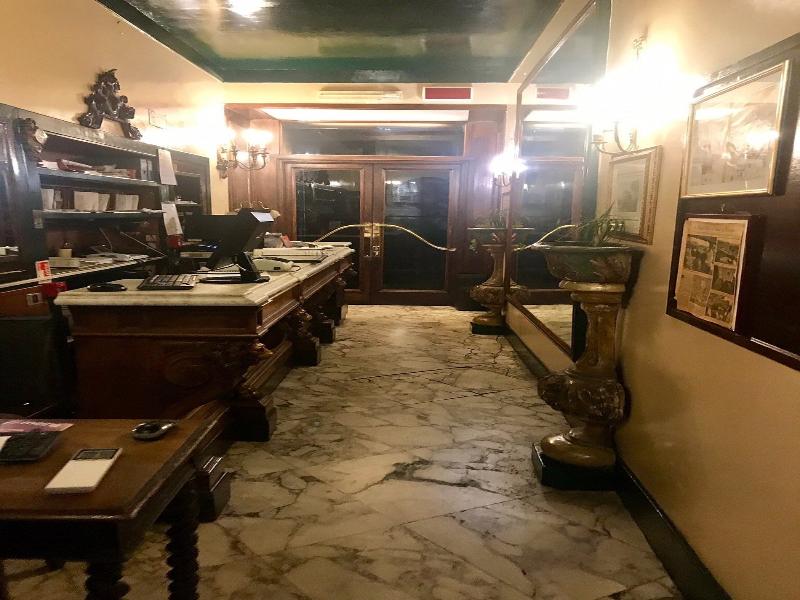 Hotel Fontana - Lobi