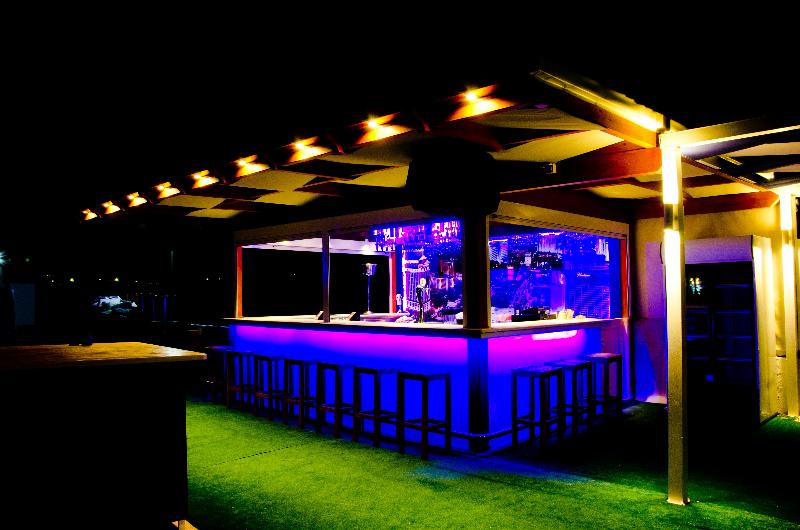 Yiannis Manos - Bar