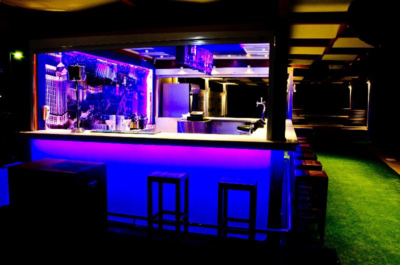 Yiannis Manos - Bar