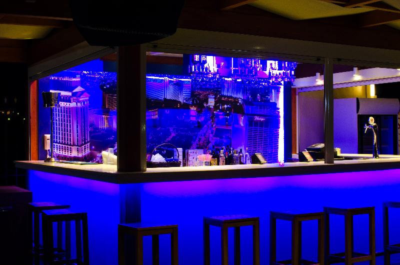 Yiannis Manos - Bar