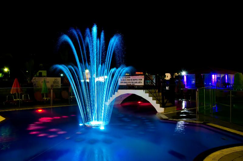 Yiannis Manos - Bar