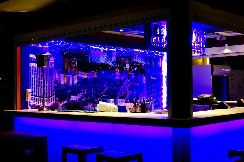 Yiannis Manos - Bar