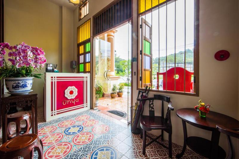 O'nya Phuket Hotel - Lobi