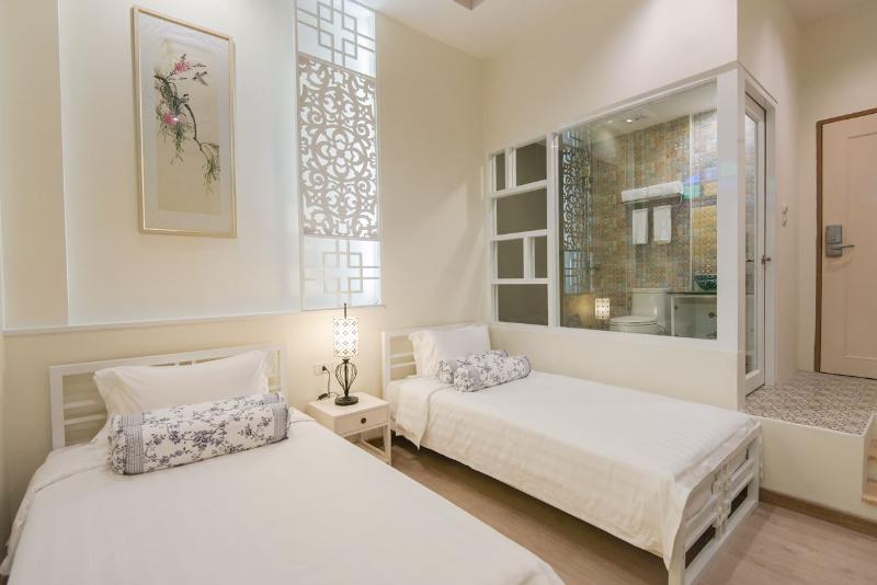 O'nya Phuket Hotel - Oda