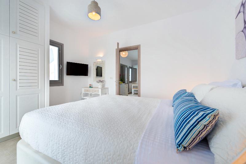 White Harmony Suites - Oda