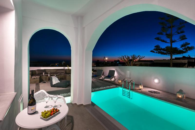 White Harmony Suites - Oda