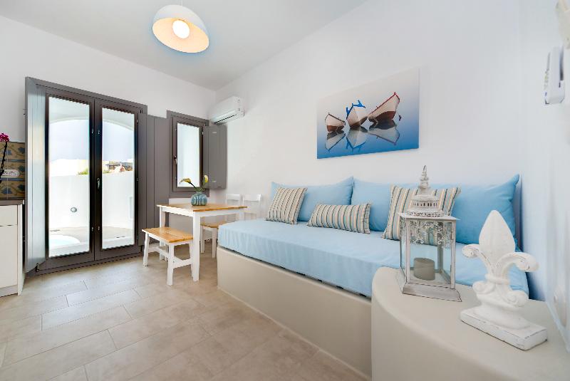 White Harmony Suites - Oda