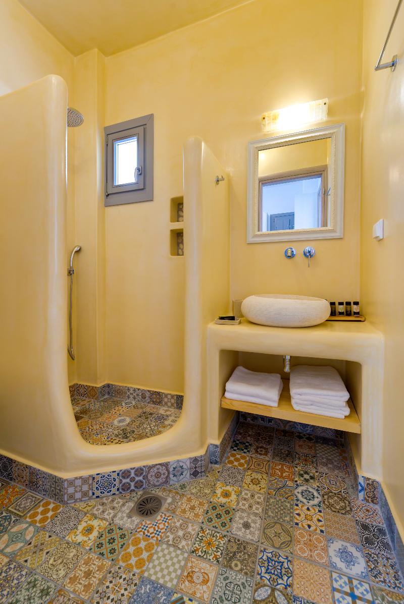 White Harmony Suites - Oda