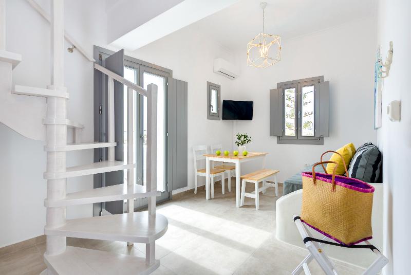White Harmony Suites - Oda