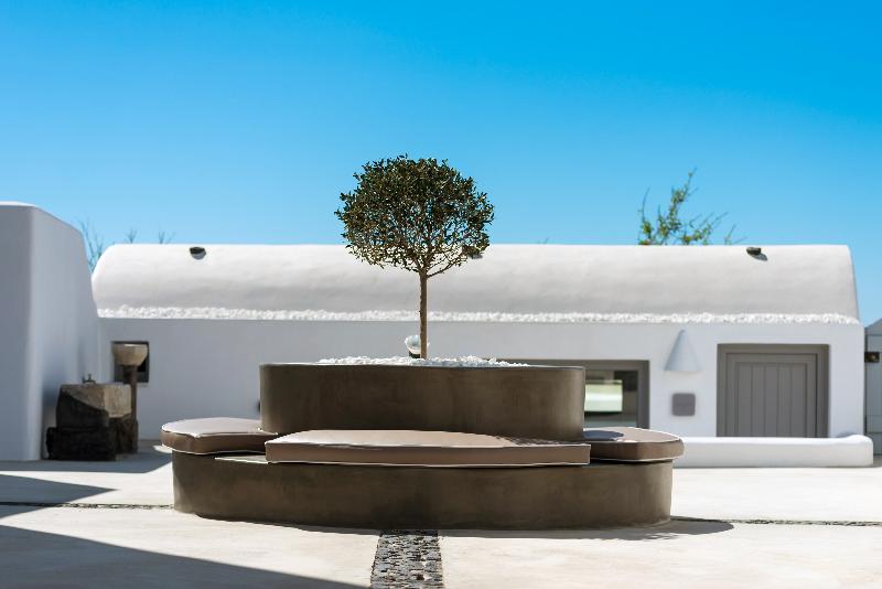 White Harmony Suites - Teras