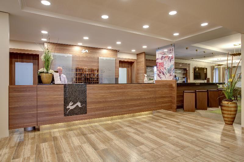 Premier Inn Passau Weisser Hase - Lobi