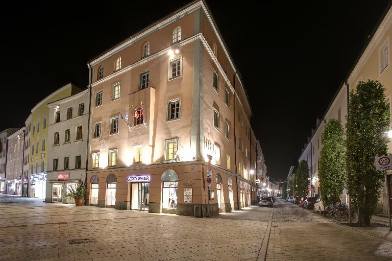 Premier Inn Passau Weisser Hase - Genel