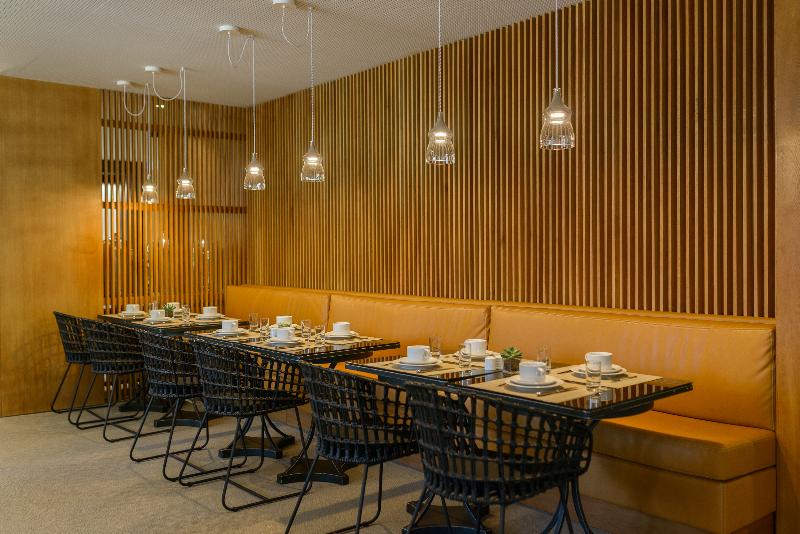 Dom Carlos Park - Restoran