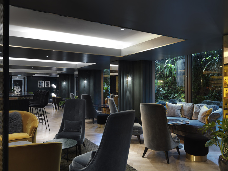 The Athenaeum Hotel & Residences - Bar