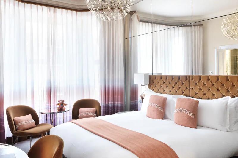 The Athenaeum Hotel & Residences - Oda