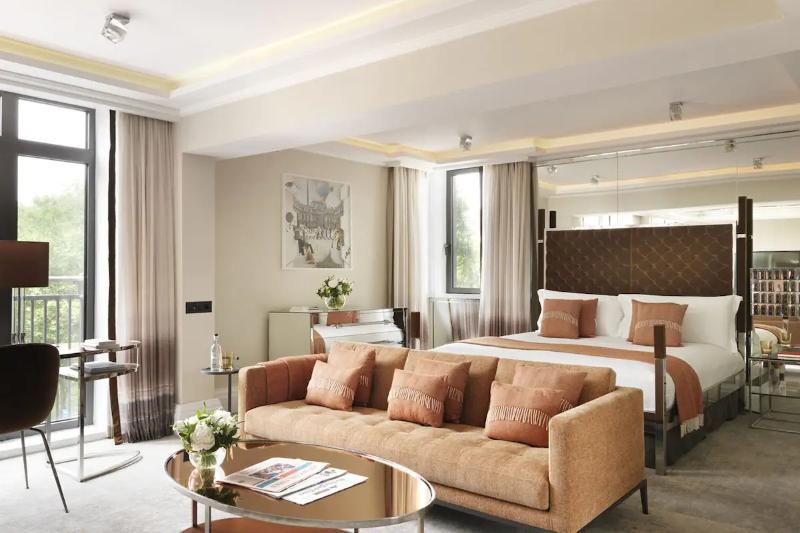The Athenaeum Hotel & Residences - Oda