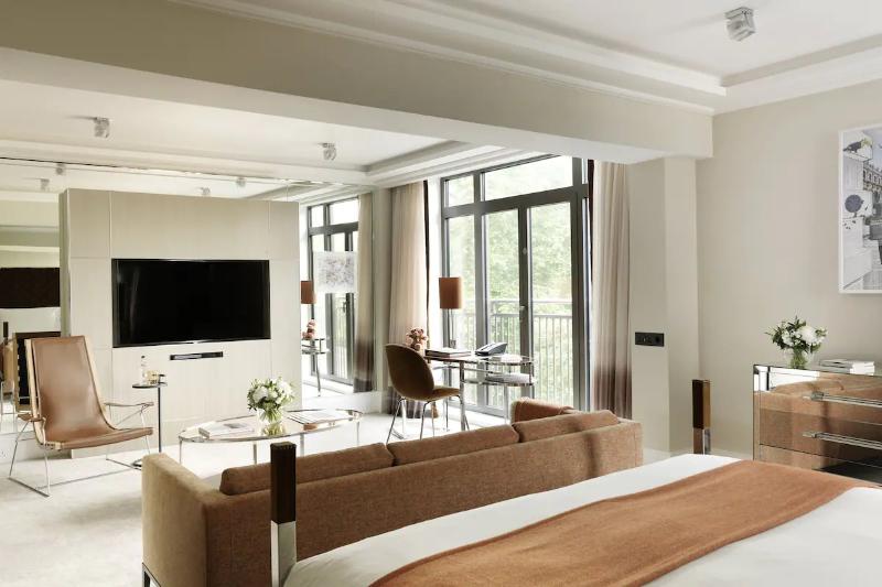 The Athenaeum Hotel & Residences - Oda