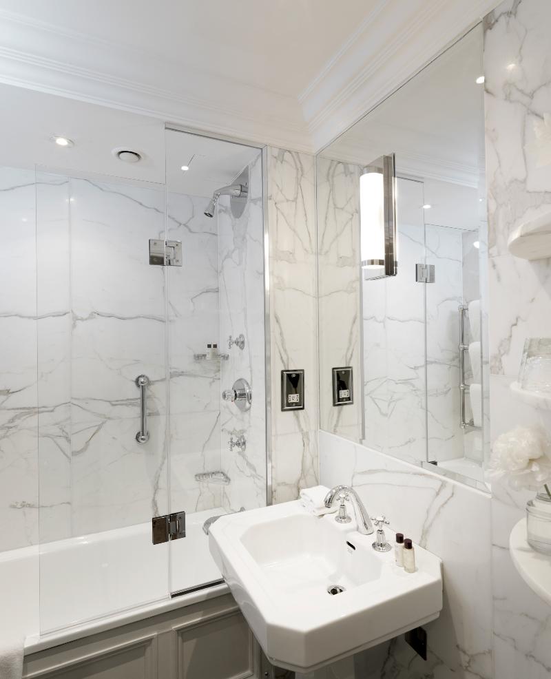 The Athenaeum Hotel & Residences - Oda