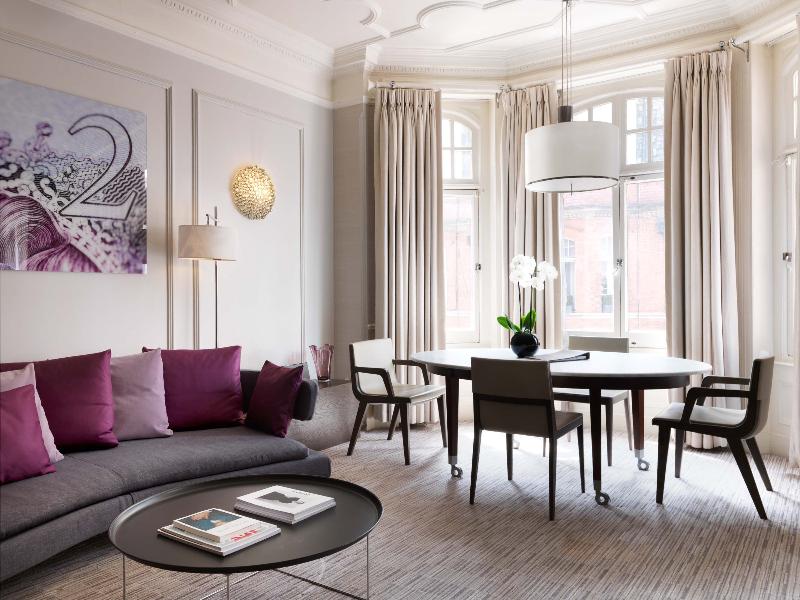The Athenaeum Hotel & Residences - Oda