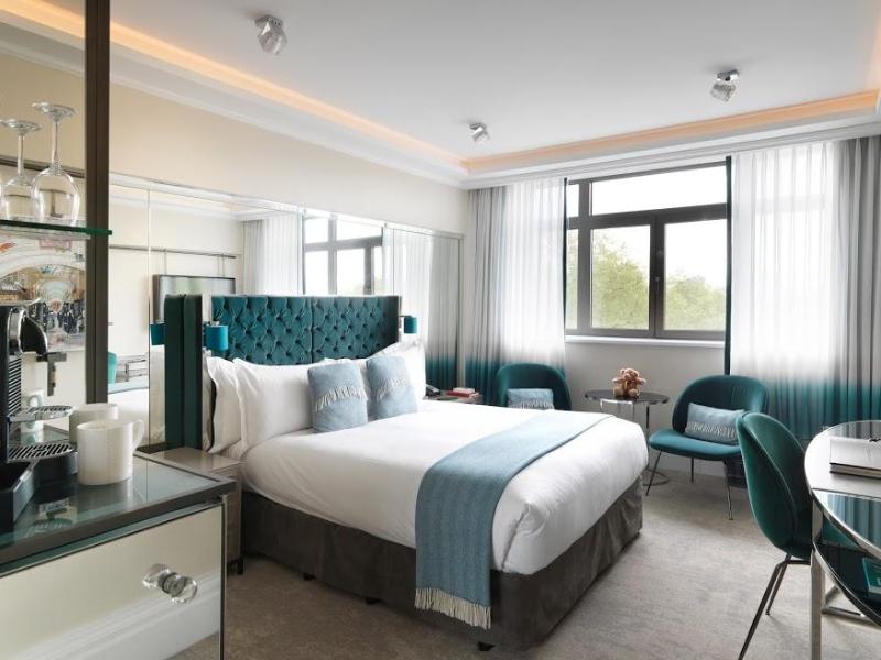 The Athenaeum Hotel & Residences - Oda