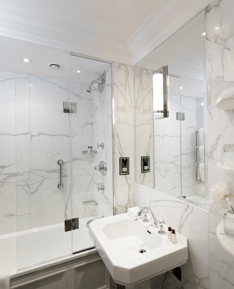 The Athenaeum Hotel & Residences - Oda