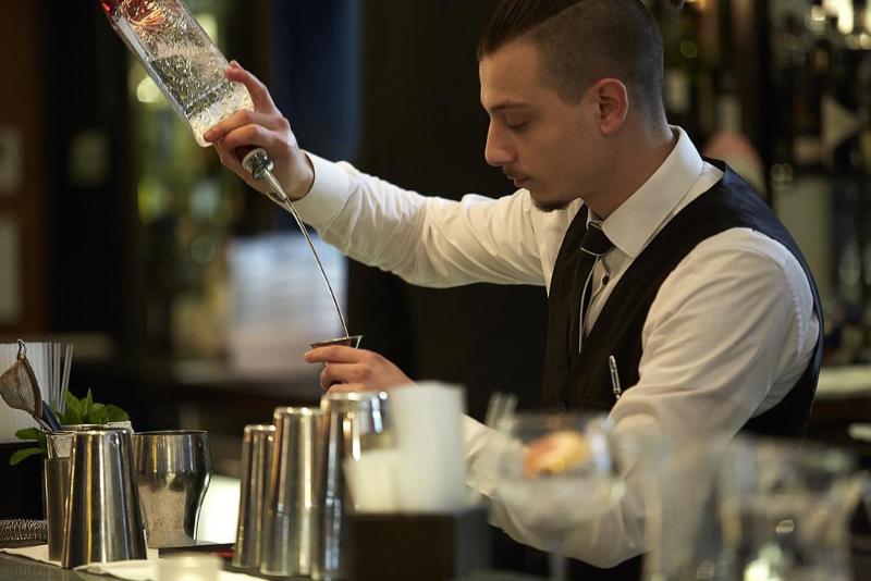 The Mandeville - Bar