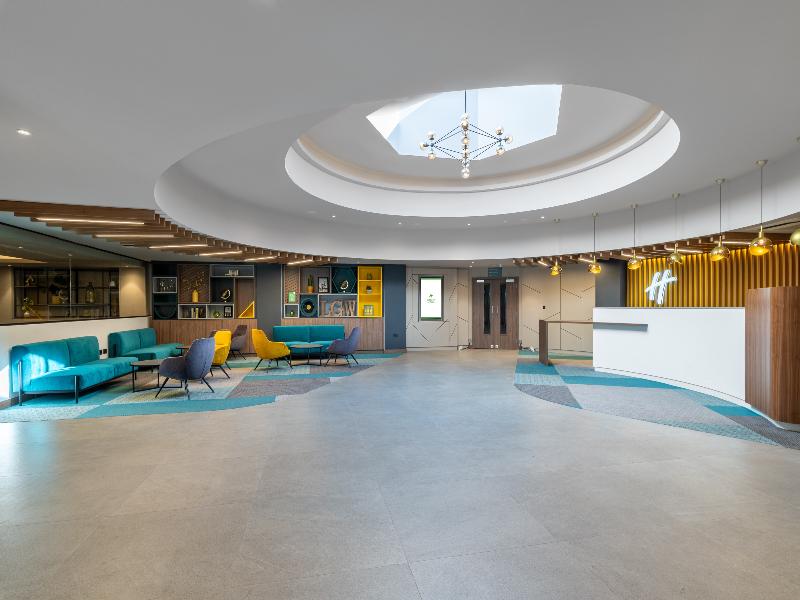 Holiday Inn London Gatwick Worth - Lobi