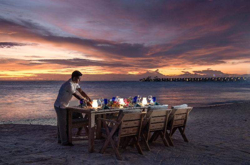 Emerald Maldives Resort & Spa - Restoran
