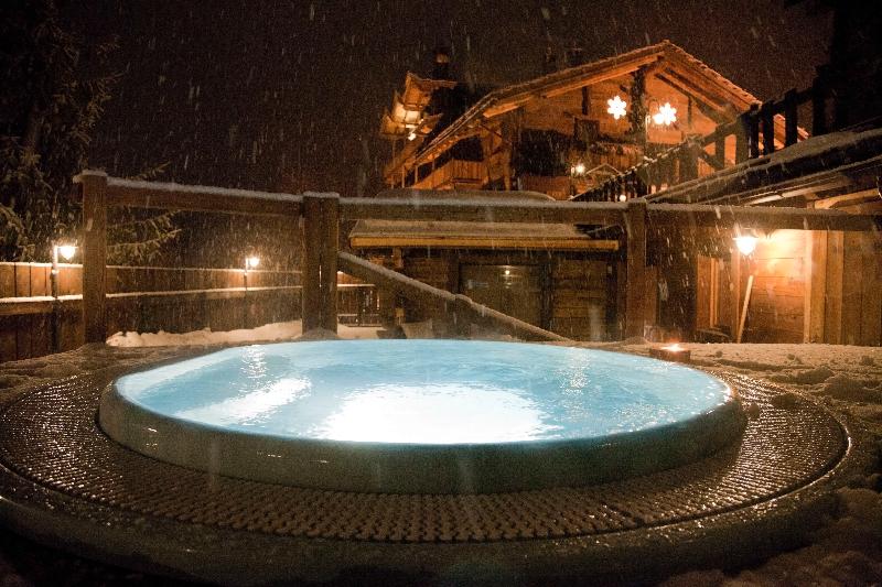 Hotel Chalet Svizzero - Havuz