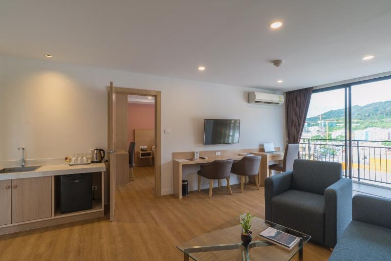 New Square Patong Hotel - Genel