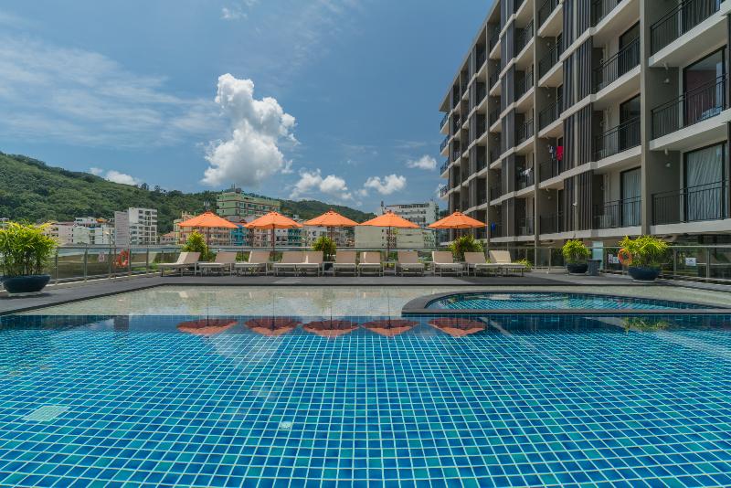 New Square Patong Hotel - Teras