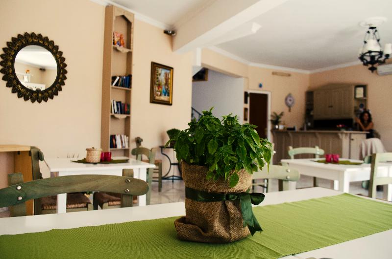 Hotel Aegina - Lobi