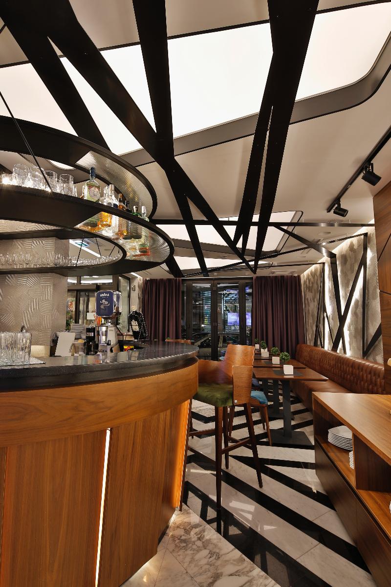 Sky hotel - Bar