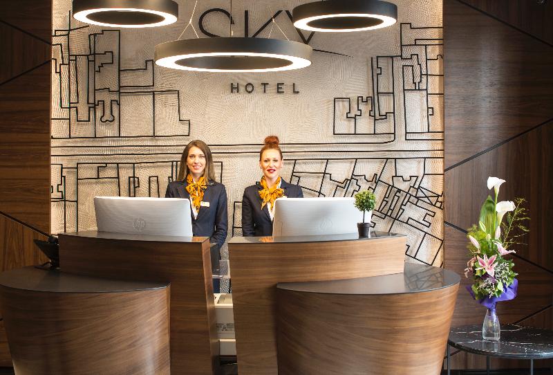 Sky hotel - Lobi