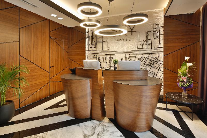 Sky hotel - Lobi