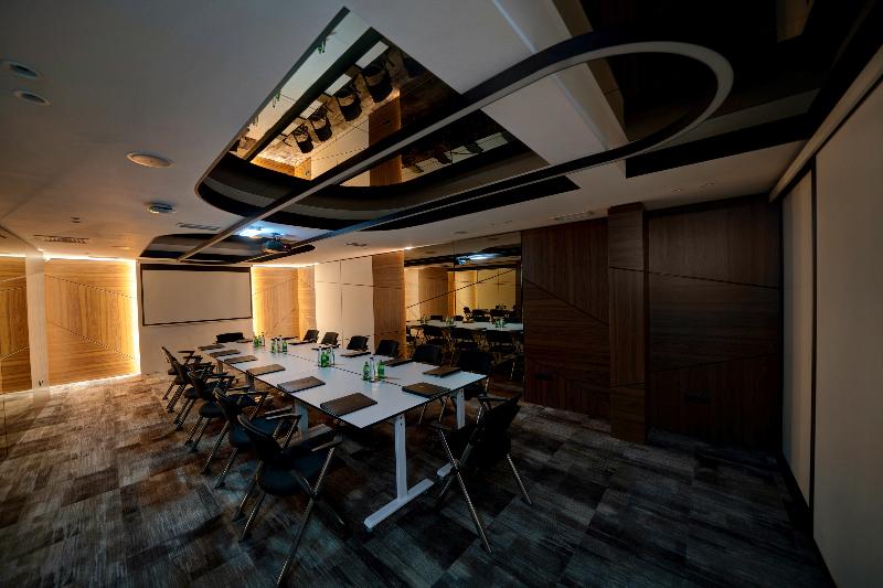 Sky hotel - Genel